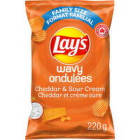 Lays - Wavy Cheddar & Sour Cream, 220 Gram