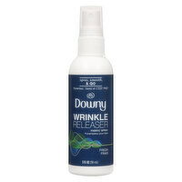 Downy - Wrinkle Realeaser Plus - Light Fresh Scent, 90 Millilitre